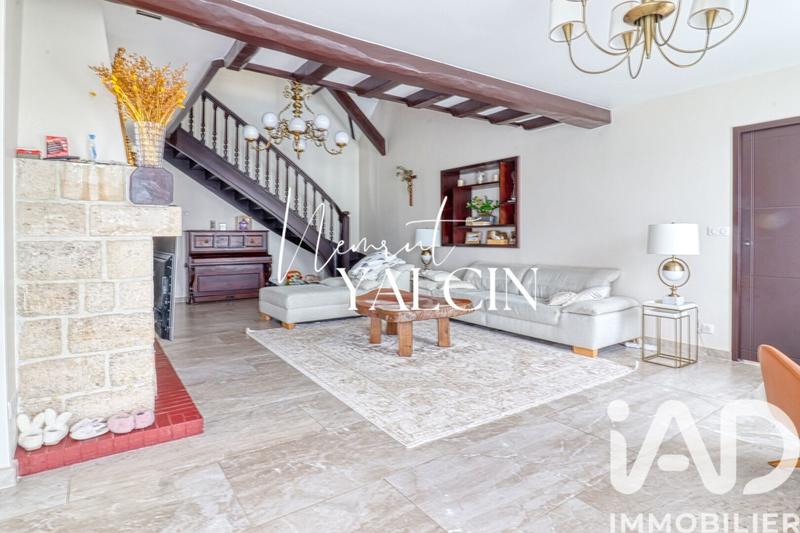 Maison - 195 m² - 7 pièces