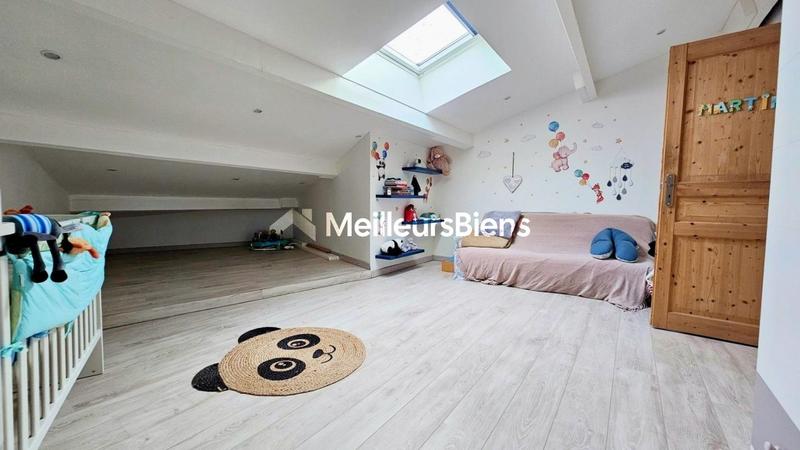 Maison - 204 m² - 7 pièces