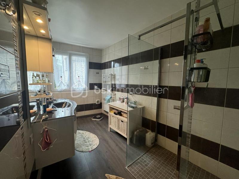 Propriété - 261 m² - 10 pièces