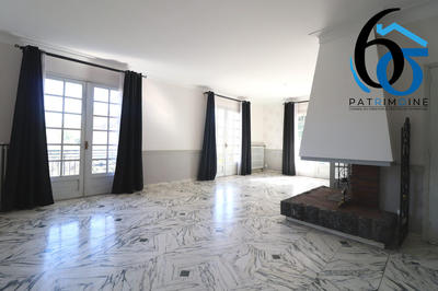 Maison - 218 m² - 7 pièces