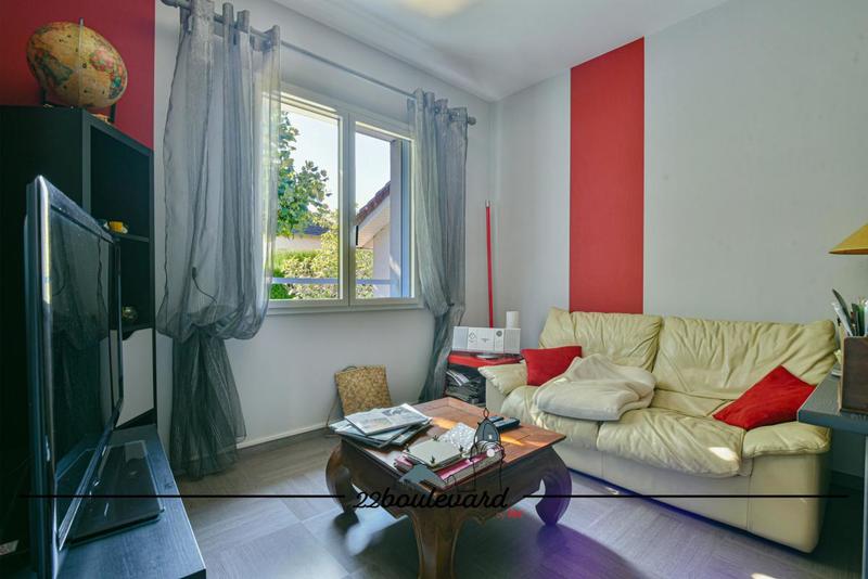 Villa - 250 m² - 8 pièces