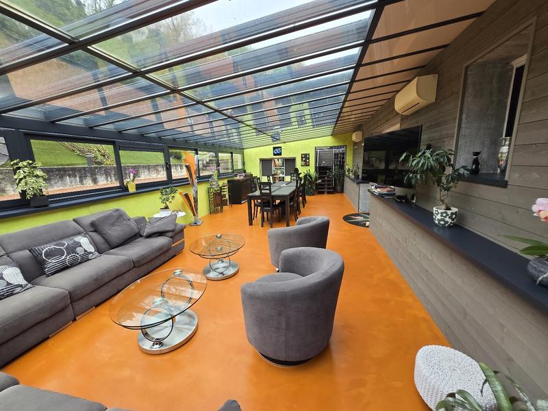 Maison - 275 m² - 9 pièces