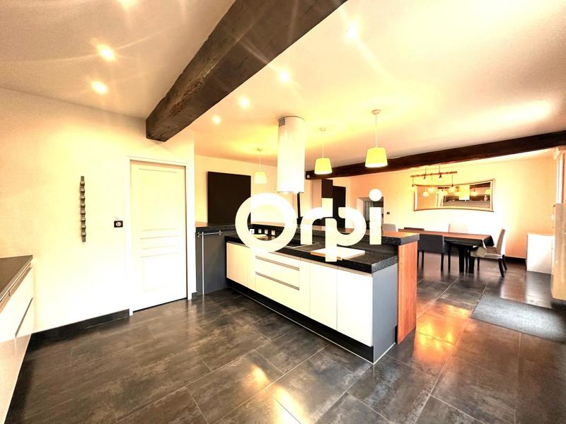 Maison - 222 m² - 6 pièces