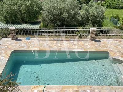 Villa - 350 m² - 7 pièces