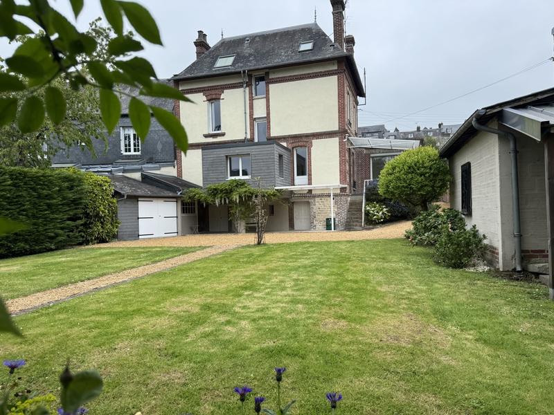 Maison - 163 m² - 7 pièces