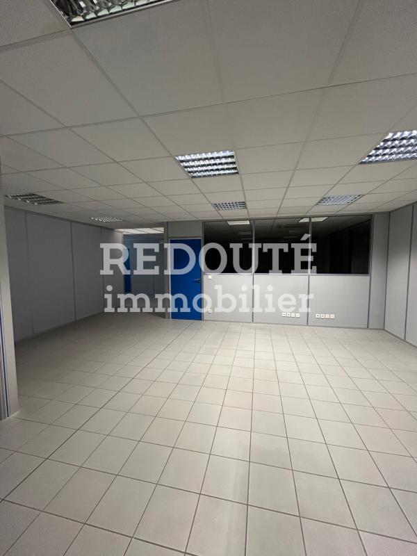 Entrepôt - 375 m² - 5 pièces