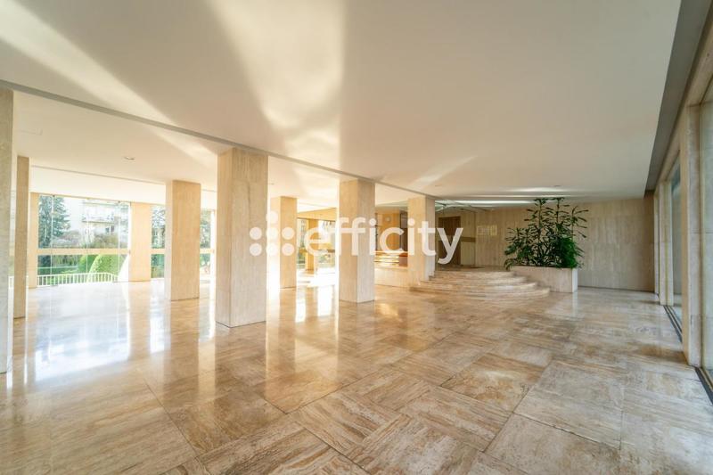 Appartement - 149 m² - 7 pièces