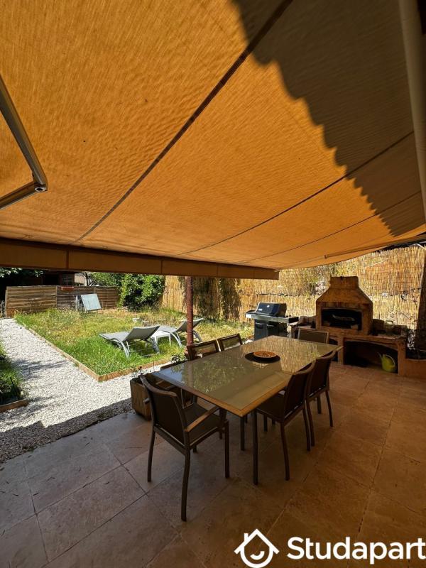 Chambre - 12 m² - 1 pièce