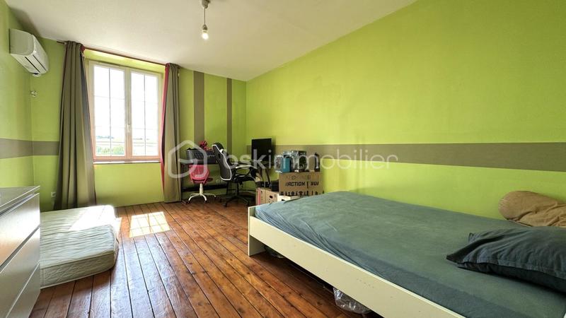 Corps de ferme - 200 m² - 8 pièces