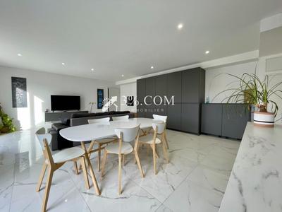 Appartement - 85 m² - 3 pièces