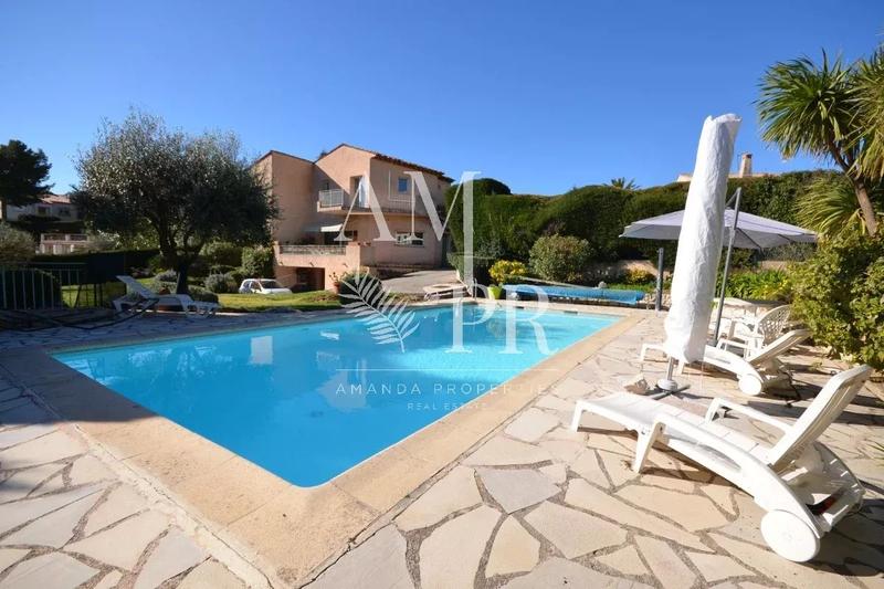 Villa - 400 m² - 10 pièces