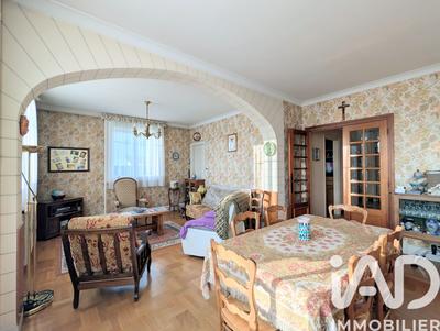 Maison - 196 m² - 9 pièces