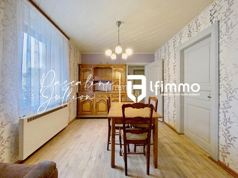 Maison - 167 m² - 9 pièces