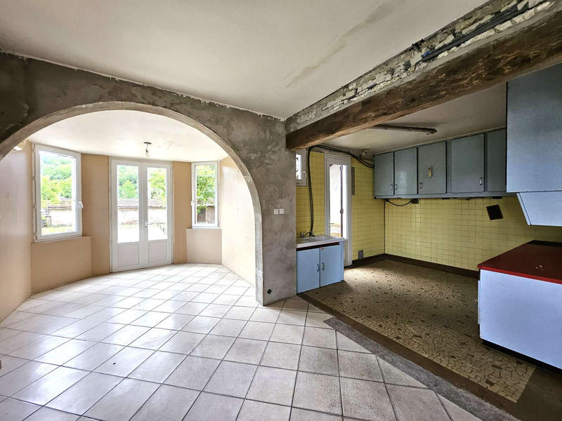 Maison - 90 m² - 5 pièces