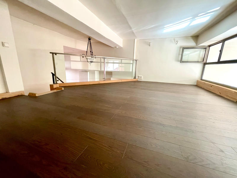 Appartement - 92 m² - 2 pièces