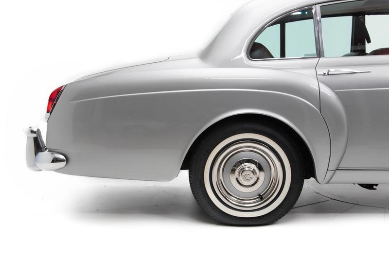 Rolls-Royce Flying Spur Sedan