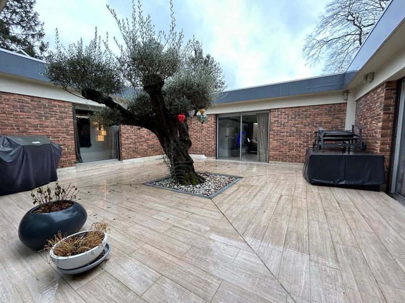 Maison d'architecte - 313 m² - 6 pièces