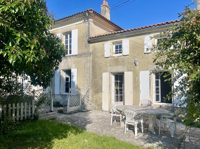 Maison - 433 m² - 10 pièces
