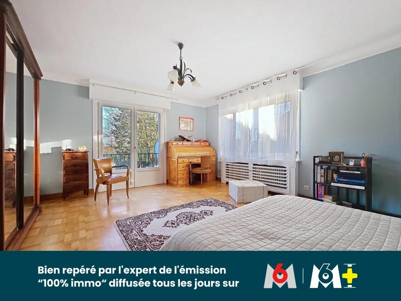 Maison - 250 m² - 10 pièces