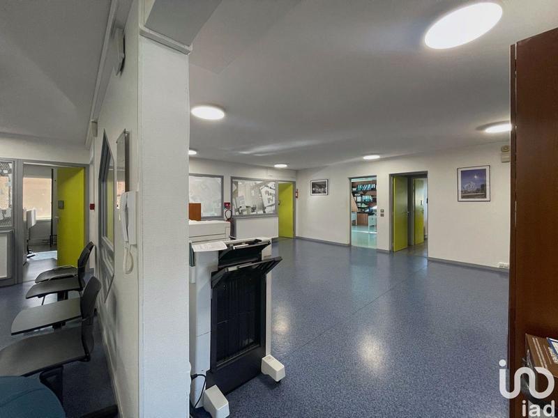 Local commercial - 1 833 m²