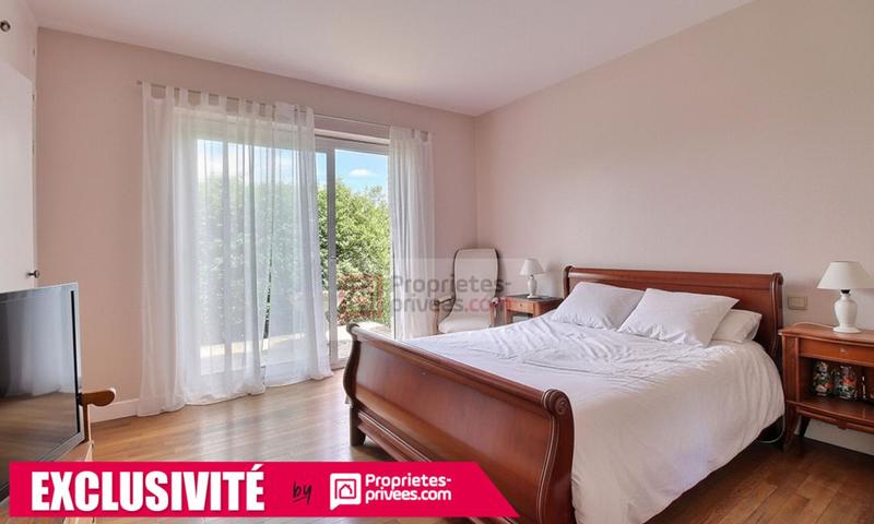 Maison - 220 m² - 7 pièces