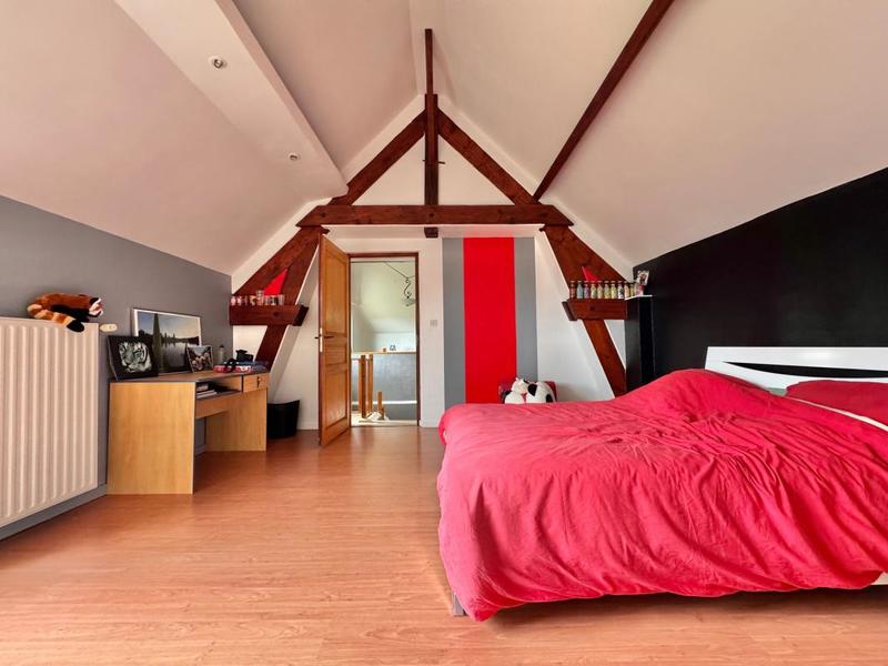 Maison - 240 m² - 5 pièces