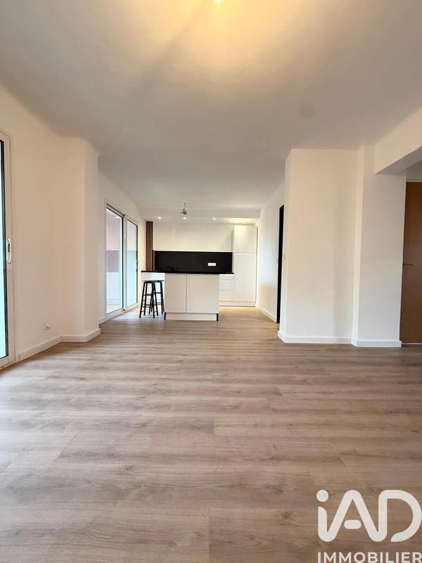 Appartement - 80 m² - 5 pièces