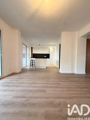 Appartement - 80 m² - 5 pièces