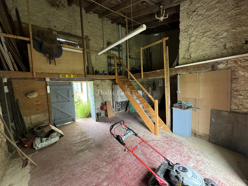 Maison - 220 m² - 8 pièces