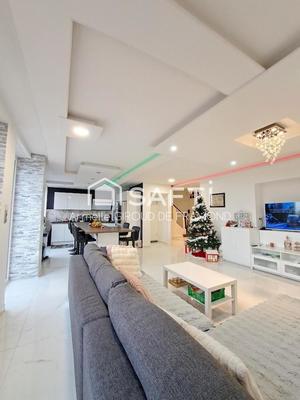 Maison - 194 m² - 8 pièces