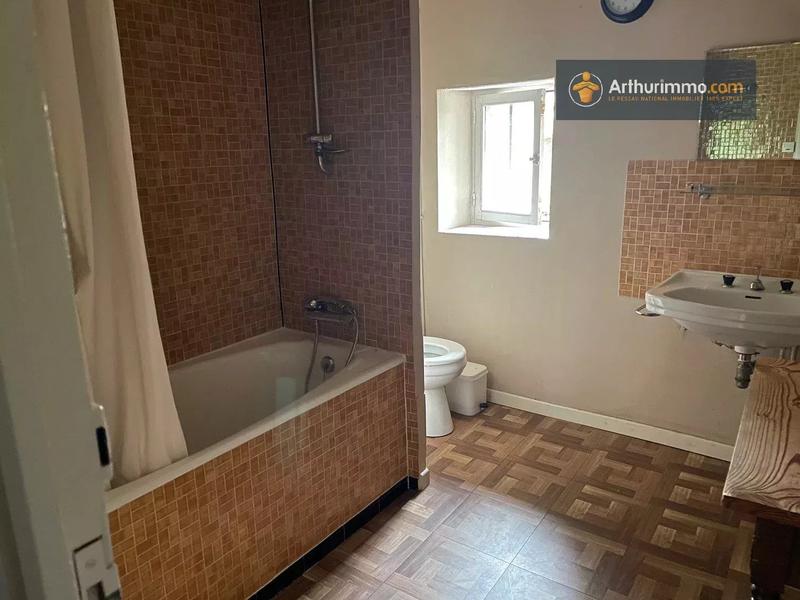 Maison - 205 m² - 8 pièces