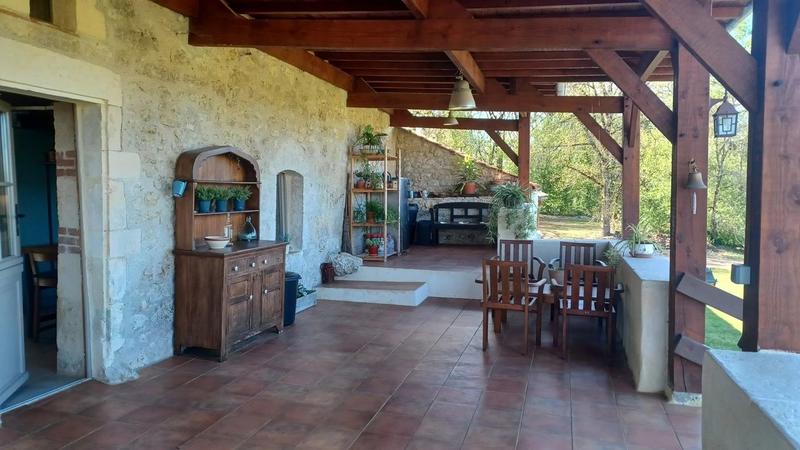 Propriété - 161 m² - 6 pièces