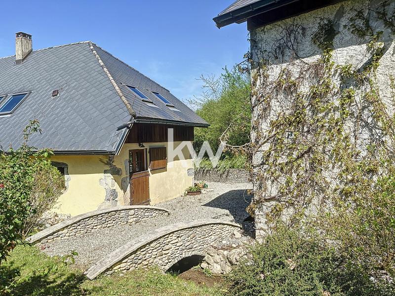 Maison en pierre - 305 m² - 8 pièces