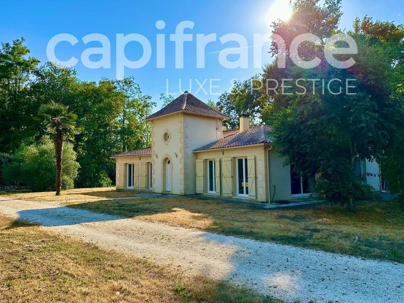 Propriété - 351 m² - 12 pièces