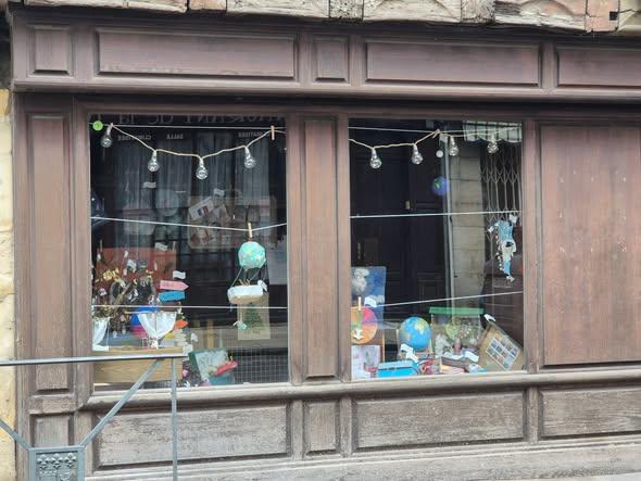 Exposition "Sans écran, je suis créateur" par les élèves du Pays Foyen.