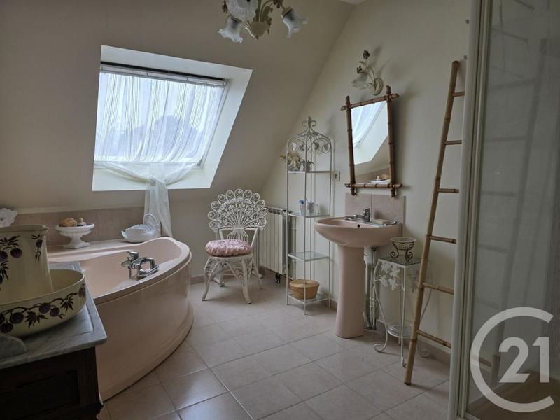 Villa - 208 m² - 6 pièces