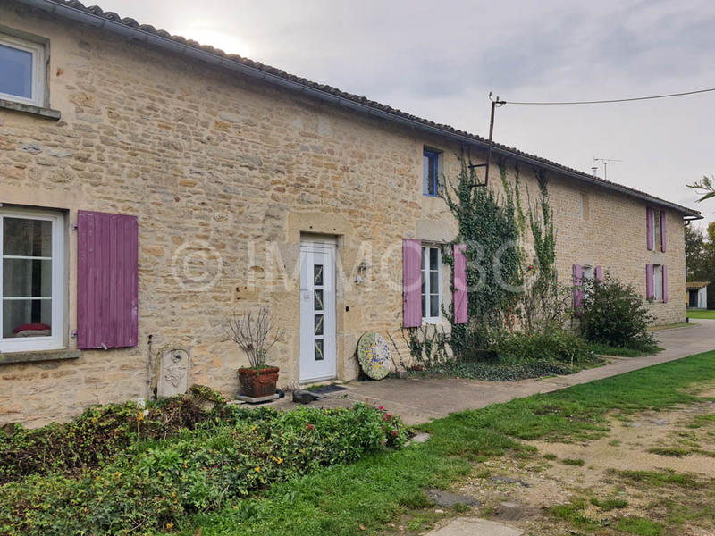 Maison - 313 m² - 13 pièces