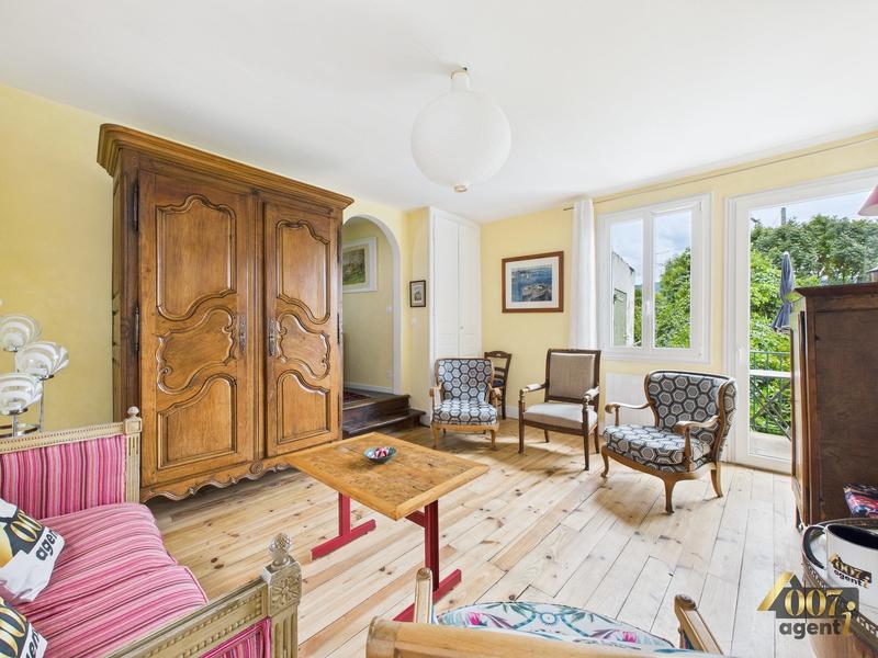 Maison - 121 m² - 8 pièces