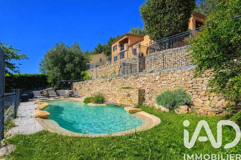 Maison - 224 m² - 9 pièces