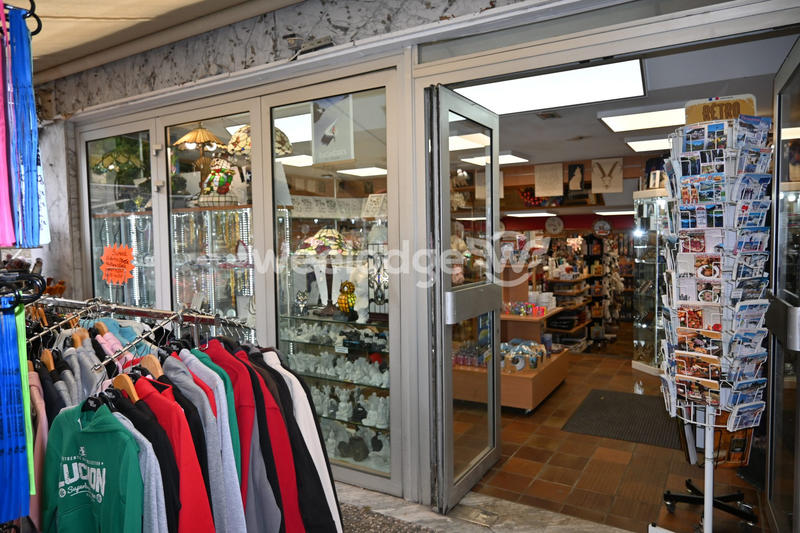 Local commercial - 64 m² - 3 pièces