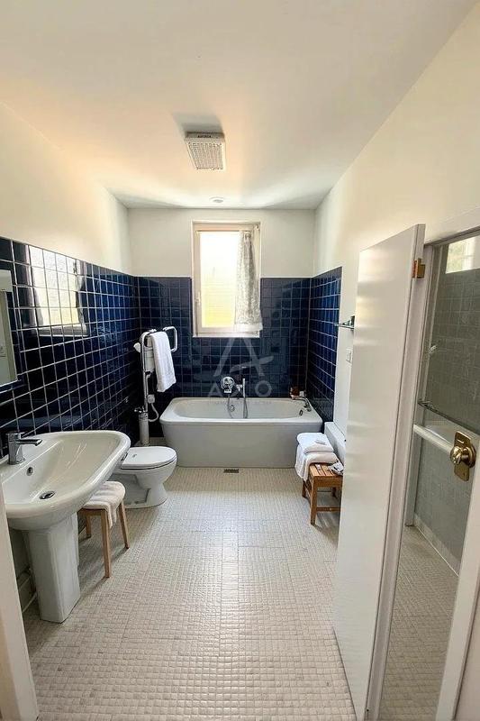 Maison - 136 m² - 6 pièces