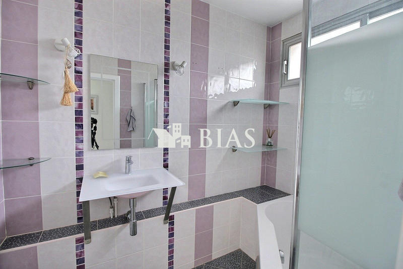 Appartement - 80 m² - 5 pièces