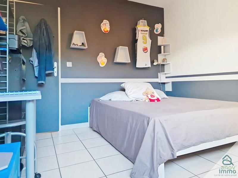 Appartement - 95 m² - 5 pièces