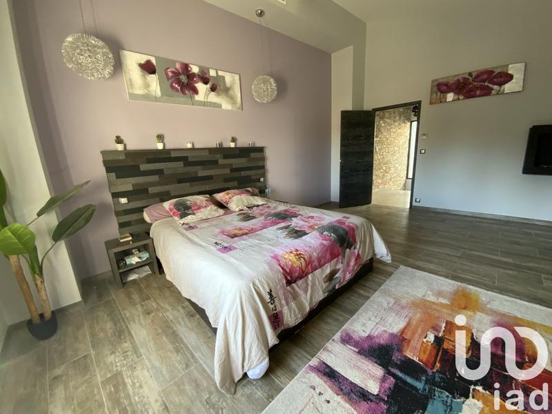 Maison - 305 m² - 7 pièces