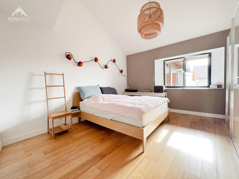 Maison - 240 m² - 8 pièces