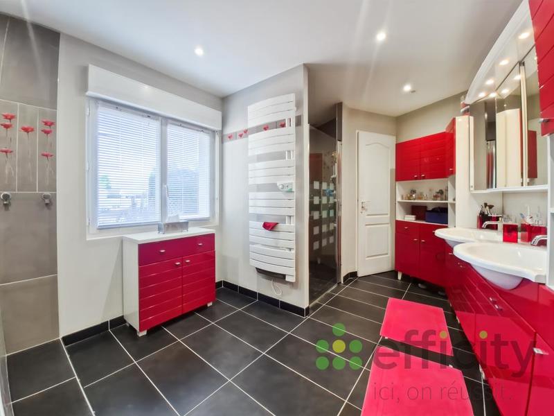 Pavillon - 287 m² - 10 pièces