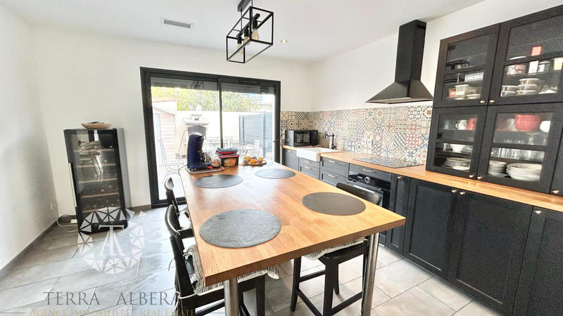 Maison - 111 m² - 4 pièces