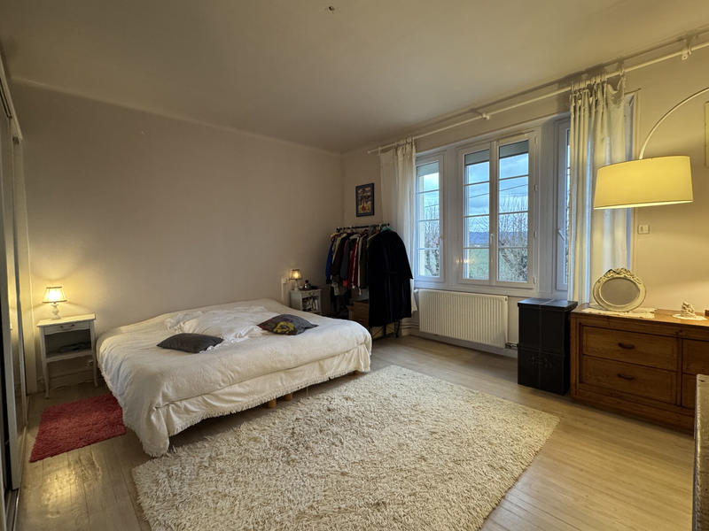 Propriété - 280 m² - 9 pièces