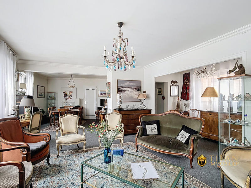 Maison - 189 m² - 8 pièces