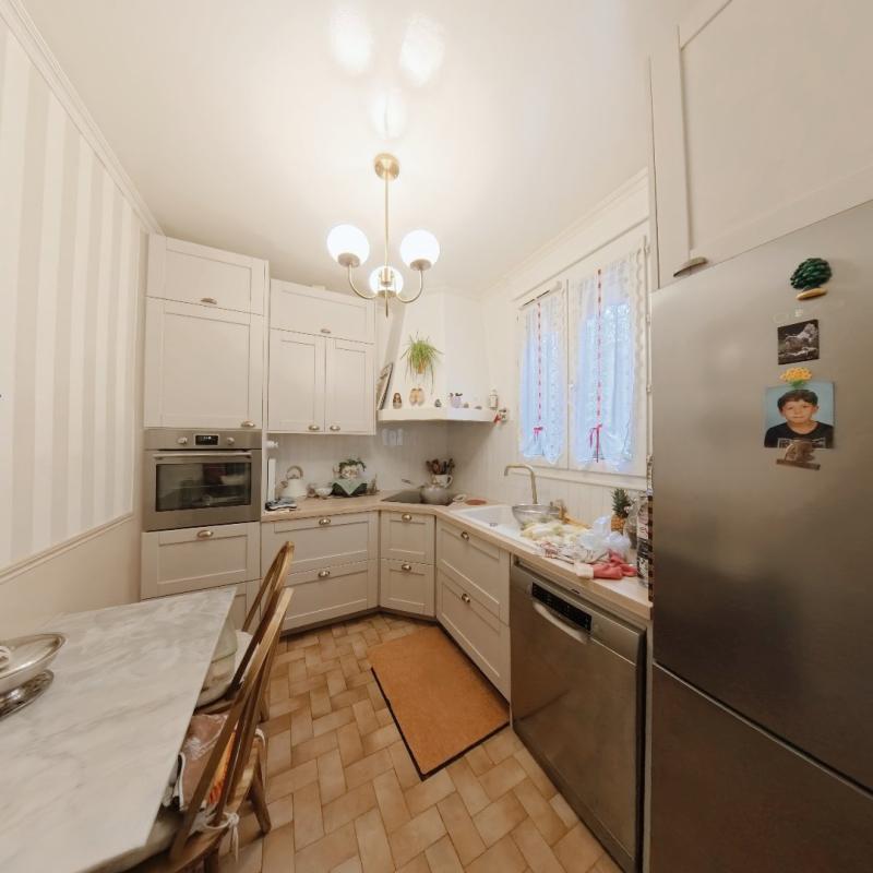 Maison - 90 m² - 5 pièces